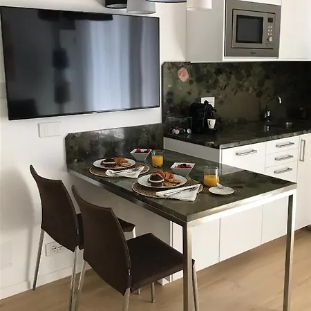 Interno 10 * Módena