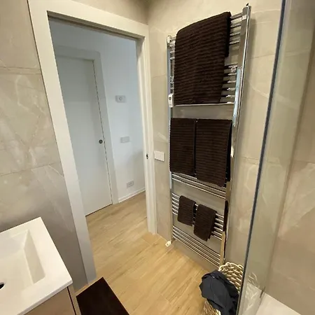 Interno 10 *